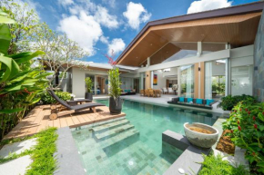 Villa private swimming pool and garden